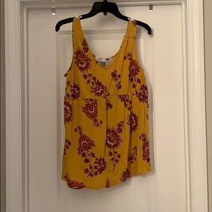 Old Navy Maternity tank top size medium